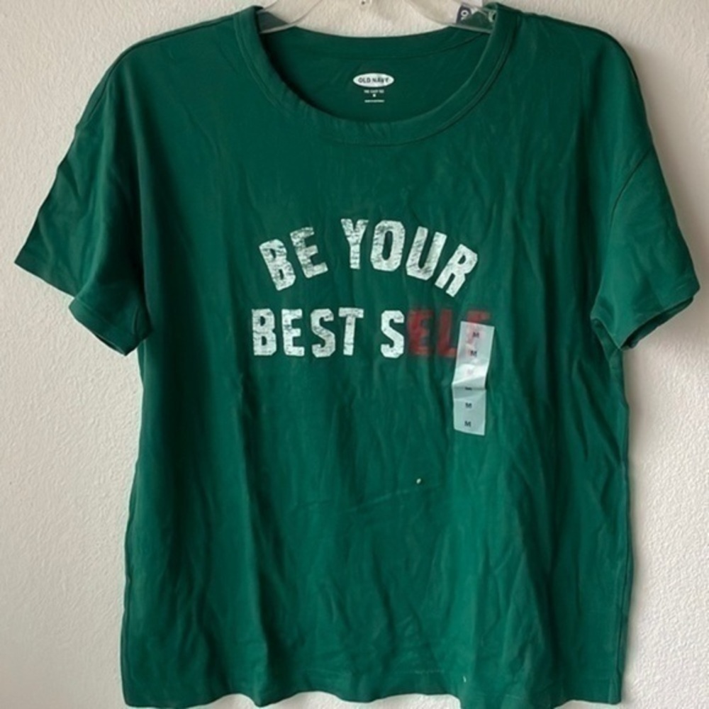 NWT Old Navy top size medium “ be your best elf”